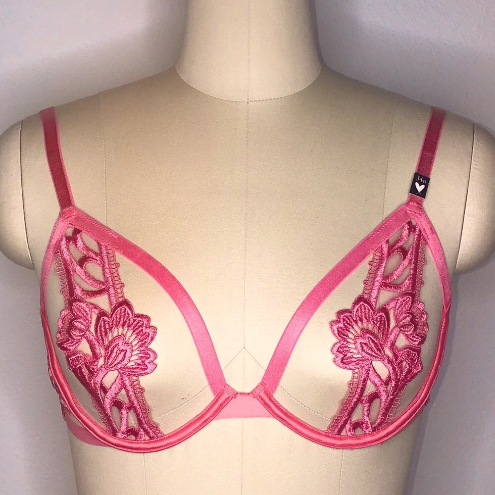 🧡 RARE Victoria’s Secret Cutout Bra in Pink 🧡